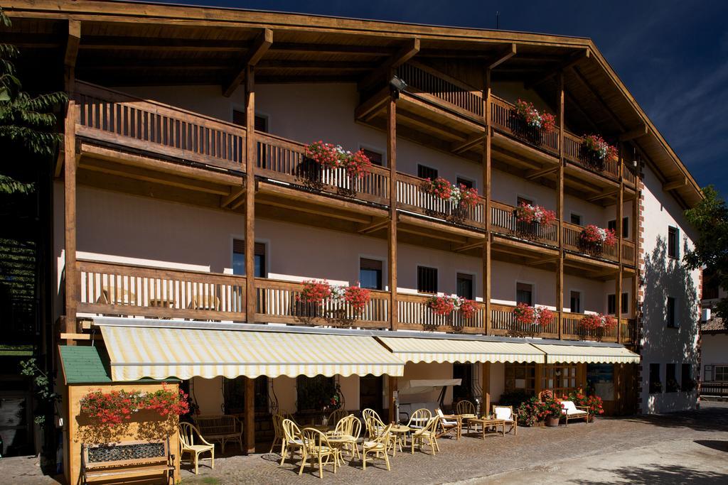Albergo Bellaria Carano  Ngoại thất bức ảnh